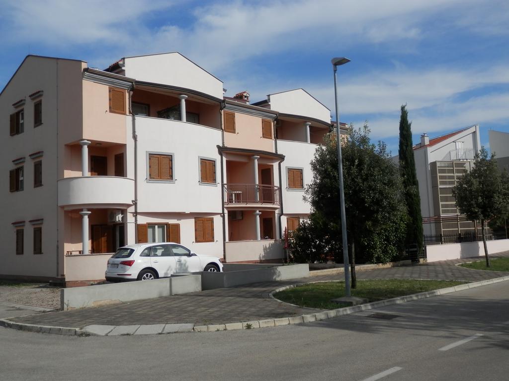 Apartments Nautica II Novigrad  Luaran gambar
